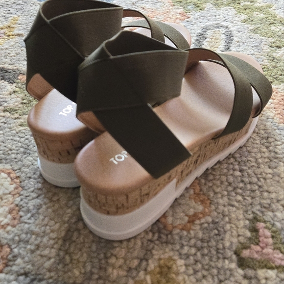 Top Moda Platform Sandals - Picture 2 of 3